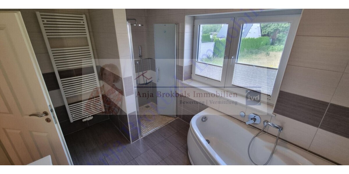 PREVIEW Junge DHH mit Garage in Spexard - provisionsfrei für Käufer - Doppelhaushälfte Gütersloh Isselhorst | Angebot:22286828