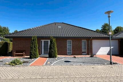 Neuwertiger Bungalow mit Doppelgarage von Privat 5 zimmer