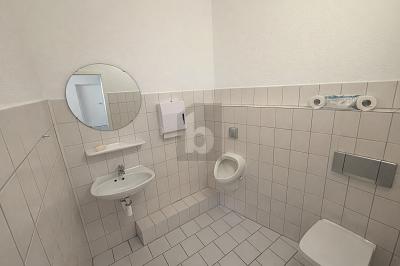 POTENTIAL DIREKT IM ZENTRUM MIT AUSBAURESERVEN - Wohn- & Geschäftshaus Spenge | Angebot:25723142