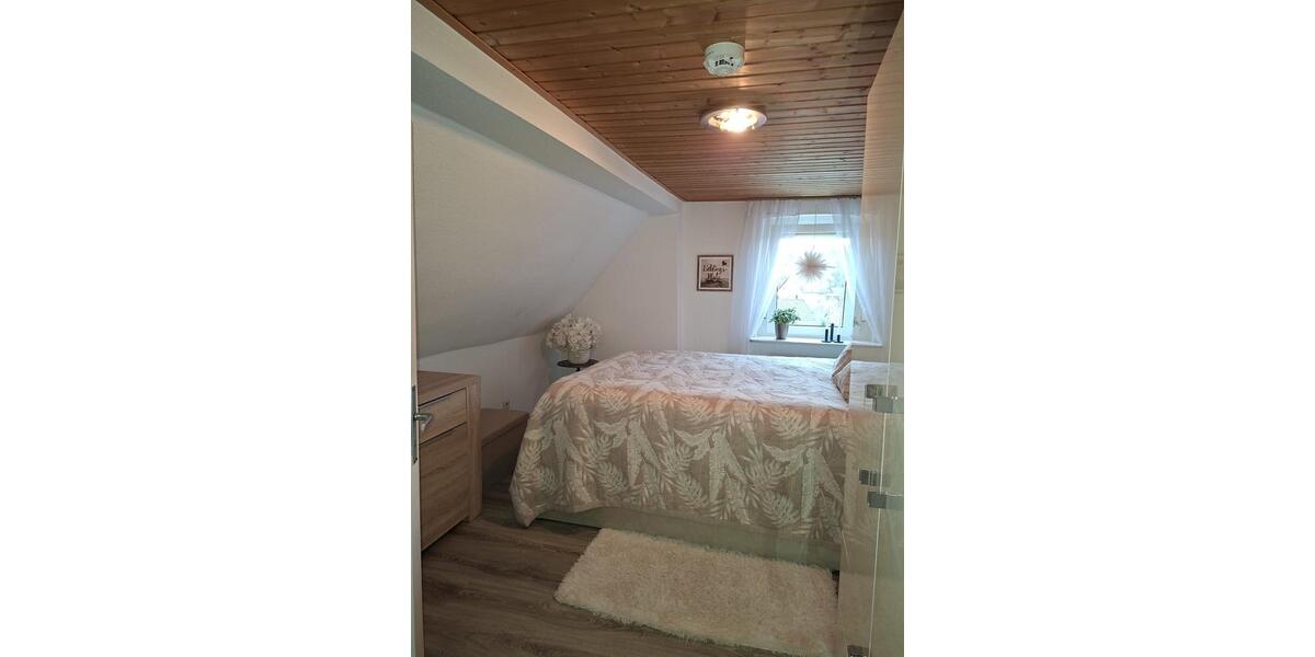 Dachgeschoßwohnung Detmold Hakedahl - 2 Zimmer, 60 m&sup2;, 455&euro; | Angebot:26355264