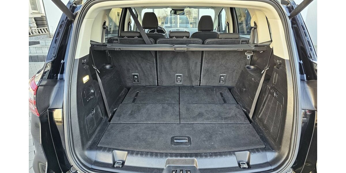 Ford S-Max Business NAVI AHK RFK 7-Sitzer AUS 1.HAND 103.880 km 16.990 &euro; Löhne 32584