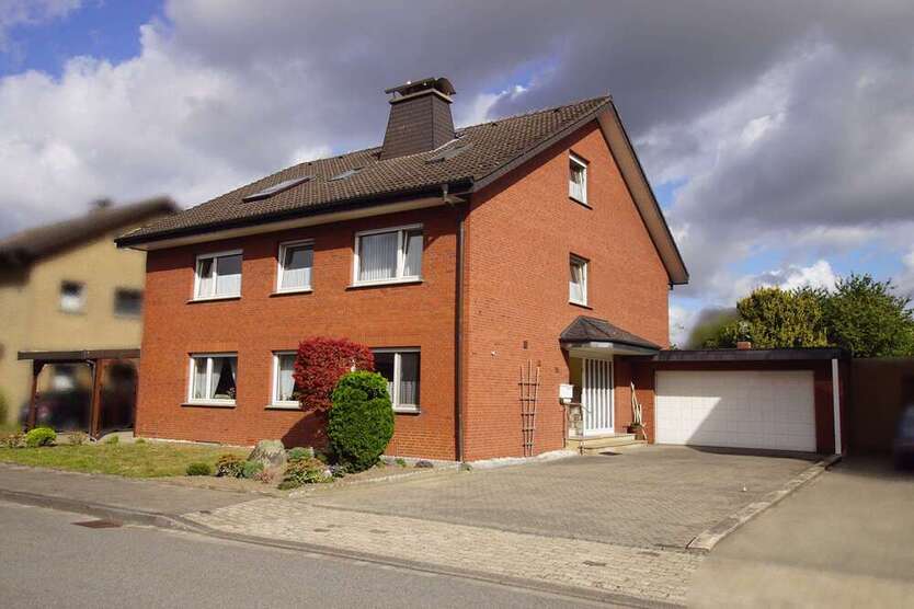 Haus zum Kaufen in Oelde 325.000 € 265 m² 9 zimmer