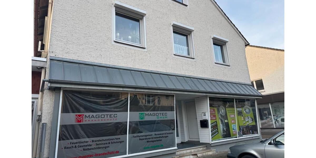 ZU VERMIETEN LADENLOKAL in BündeDünne zimmer