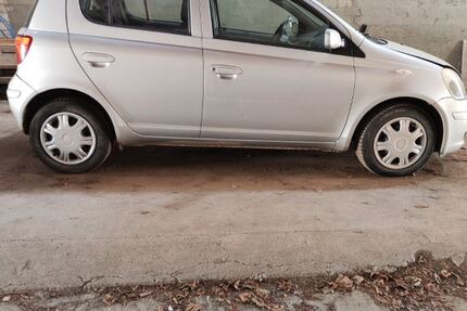 Toyota Yaris 125.000 km 2.000 &euro; Werther 33824