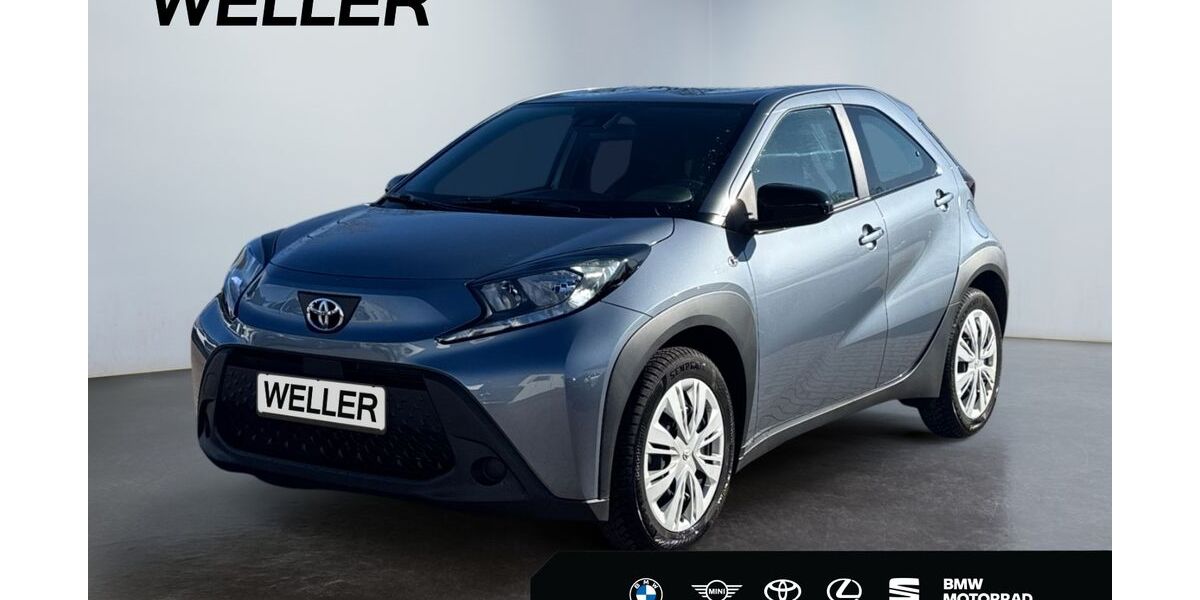 Toyota Aygo (X) 2.817 km 15.390 &euro; Bielefeld 33609