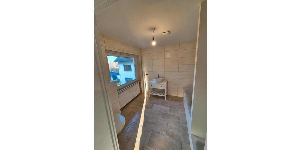 Etagenwohnung Enger - 3 Zimmer, 110 m&sup2;, 1.000&euro; | Angebot:25403037