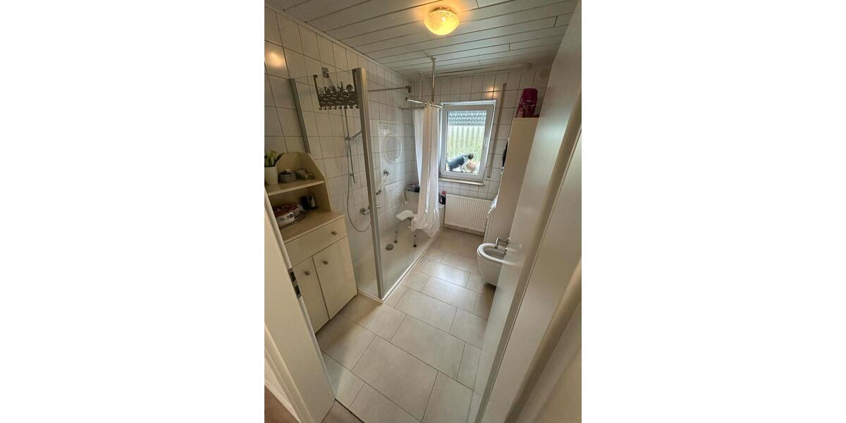 Haus mit Einliegerwohnung und Doppelgarage 8 zimmer