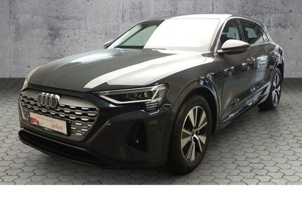Audi Q8 e-tron 15.900 km 51.490 € Paderborn 33100
