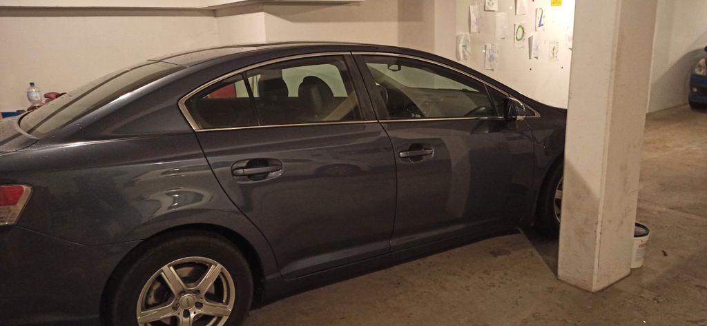Toyota Avensis 160.000 km 6.000 &euro; Detmold 32760