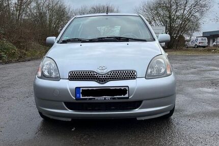 Toyota Yaris 209.100 km 1.900 &euro; Bad Salzuflen 32107