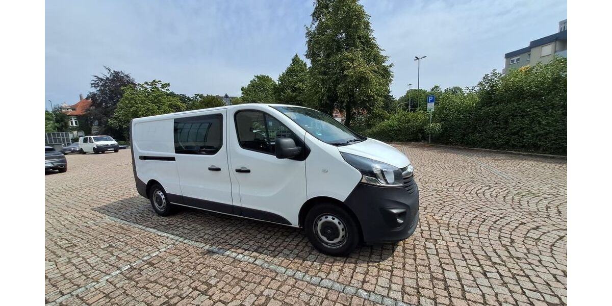 Opel Vivaro 245.305 km 8.900 &euro; Herford 32049