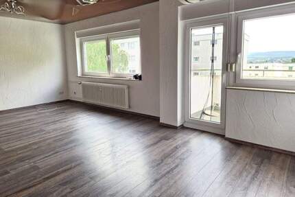 Detmold, Herberhausen - Topp-renovierte - ETW 4 zimmer
