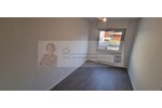 Modernisiert, zentral, ruhig, kl. Garage, 3- bis 4-Zimmer mit Balkon, Obergeschoss in einem Zweifamilienhaus