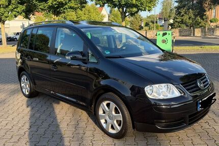 VW Touran 128.000 km 4.490 &euro; Bad salzuflen 32108