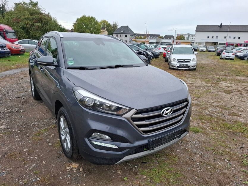 Hyundai TUCSON 275.000 km 11.999 € Paderborn 33100