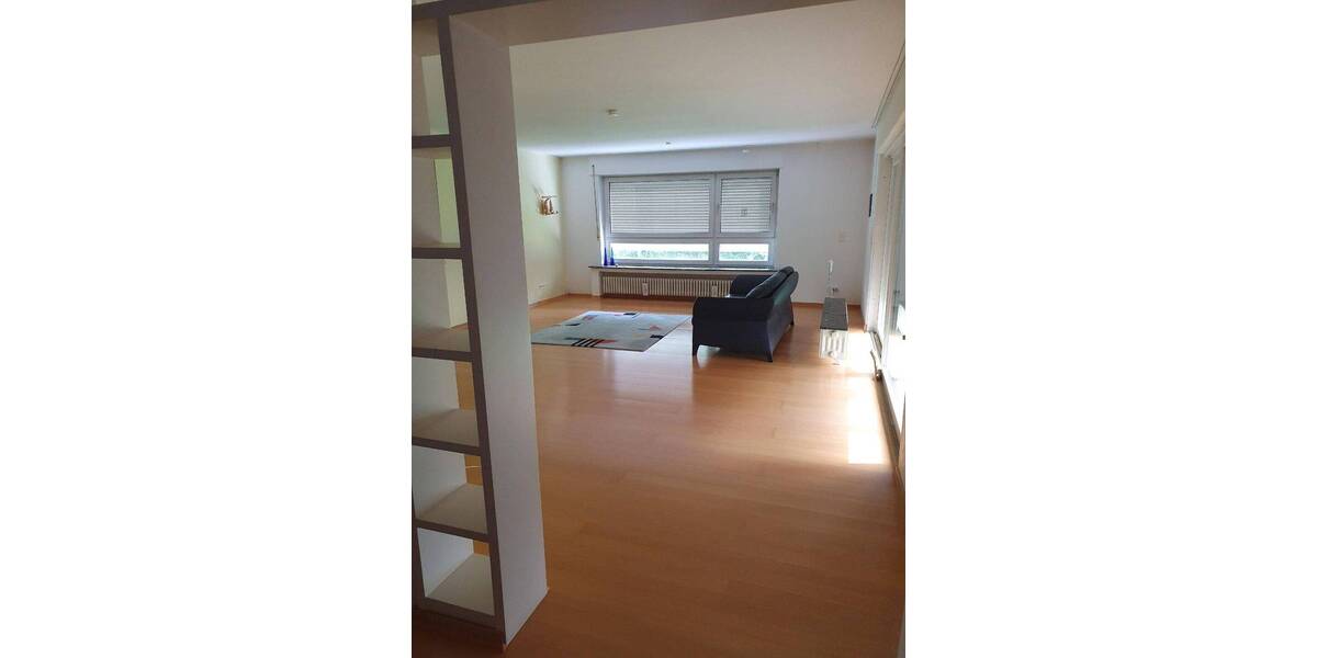 Frühjahrsangebot. Einfamilien-Wohnhaus mit Einliegerwohnung u. Garagengebäude mit Carport in Detmold 1 zimmer