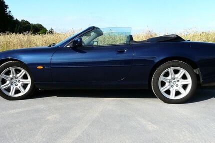 Jaguar XK8