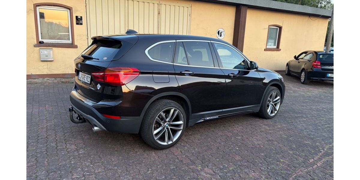 BMW X1 175.000 km 14.999 &euro; Lage 32791