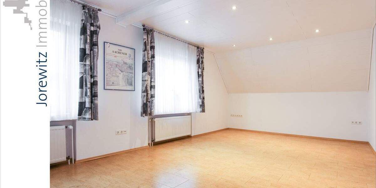 Einfamilienhaus Bielefeld Jöllenbeck - 9 Zimmer, 257 m&sup2;, 685.000&euro; | Angebot:25734214