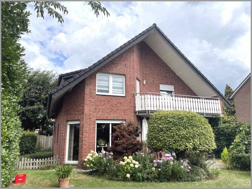 Gepflegtes Einfamilienhaus mit EinliegerWohnung in zentraler Lage