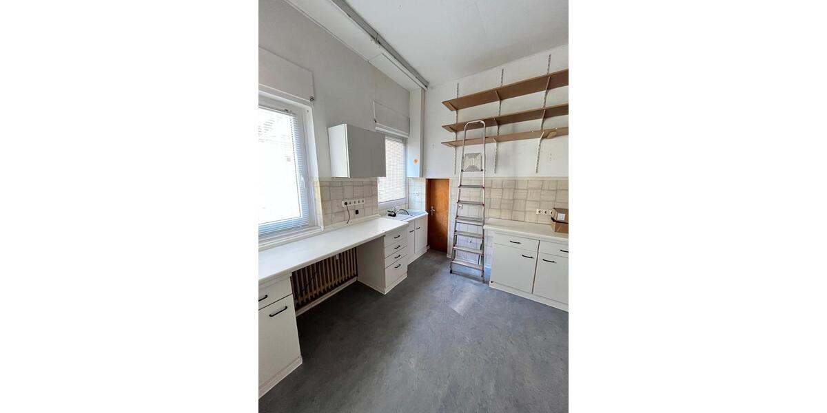 Ladenlokal in 33129 Delbrück 110 m² + 2 Nebenr. zur Vermietung zimmer