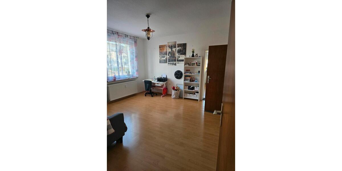 Etagenwohnung Vlotho - 5 Zimmer, 143 m&sup2;, 900&euro; | Angebot:25981093