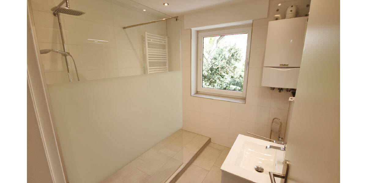 Etagenwohnung Lage - 3 Zimmer, 93 m&sup2;, 220.000&euro; | Angebot:26657743