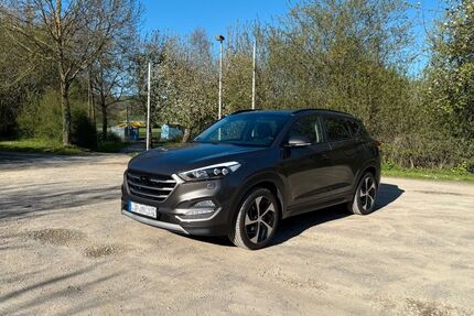 Hyundai TUCSON 102.000 km 15.990 &euro; Lemgo 32657