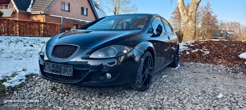 Seat Leon 223.000 km 2.500 &euro; Rietberg 33397