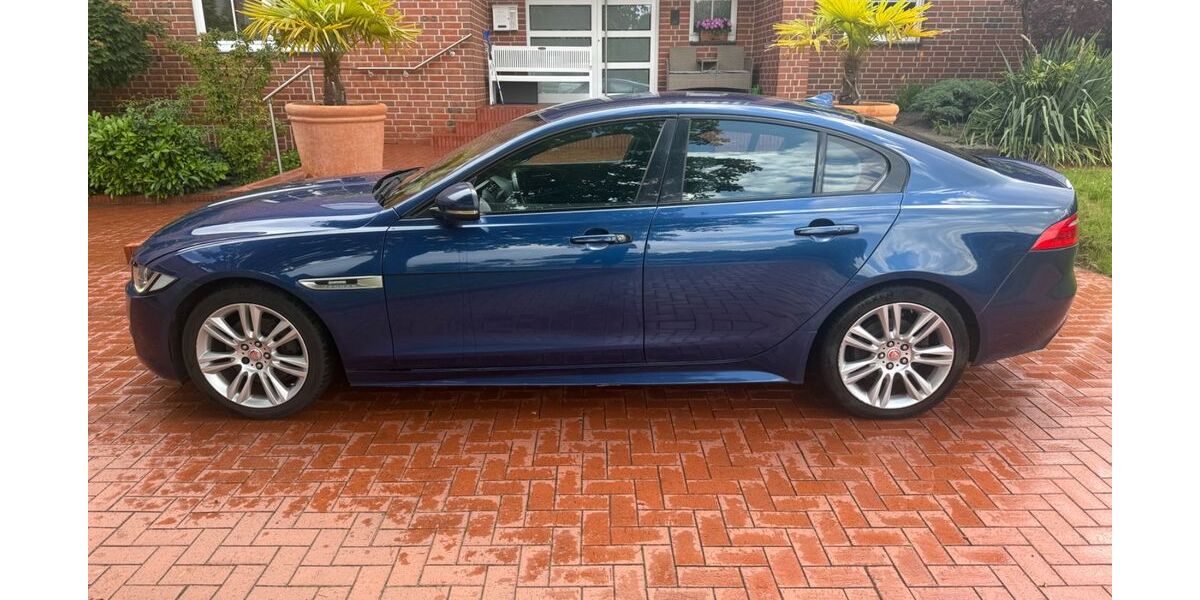 Jaguar XE 256.521 km 4.888 &euro; Schloß-Holte 33758