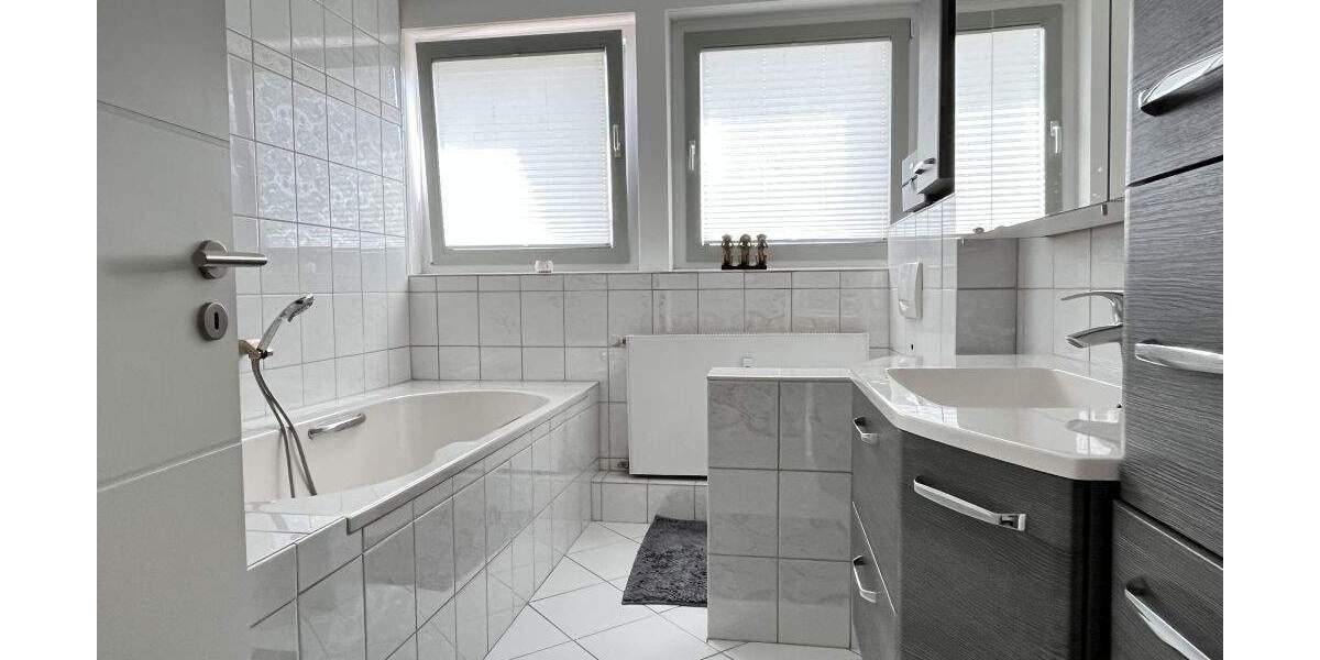 Charmante 4-Zimmer-Wohnung mit Dachterrasse im Herzen von Bad Salzuflen 4 zimmer