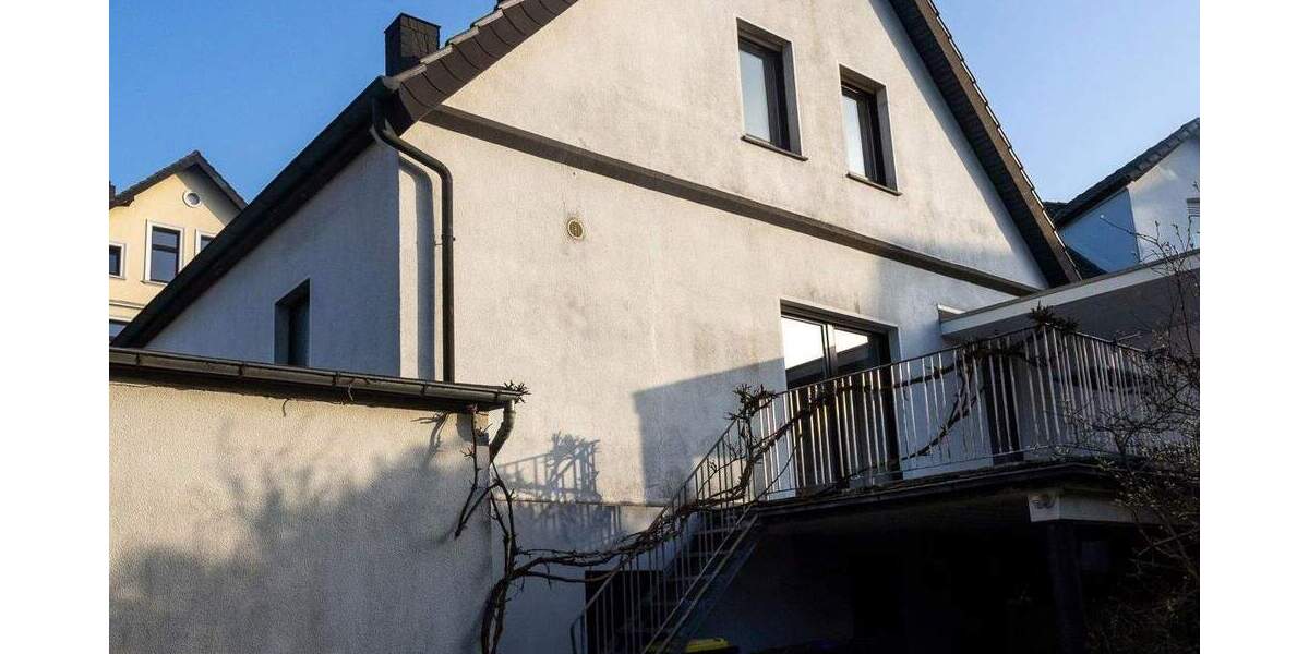 Einfamilienhaus Vlotho - 7 Zimmer, 165 m&sup2;, 175.000&euro; | Angebot:25716921