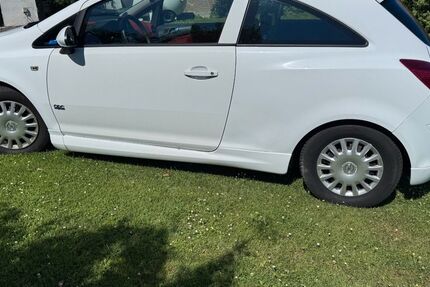Opel Corsa 183.420 km 3.990 € LAGE 32791