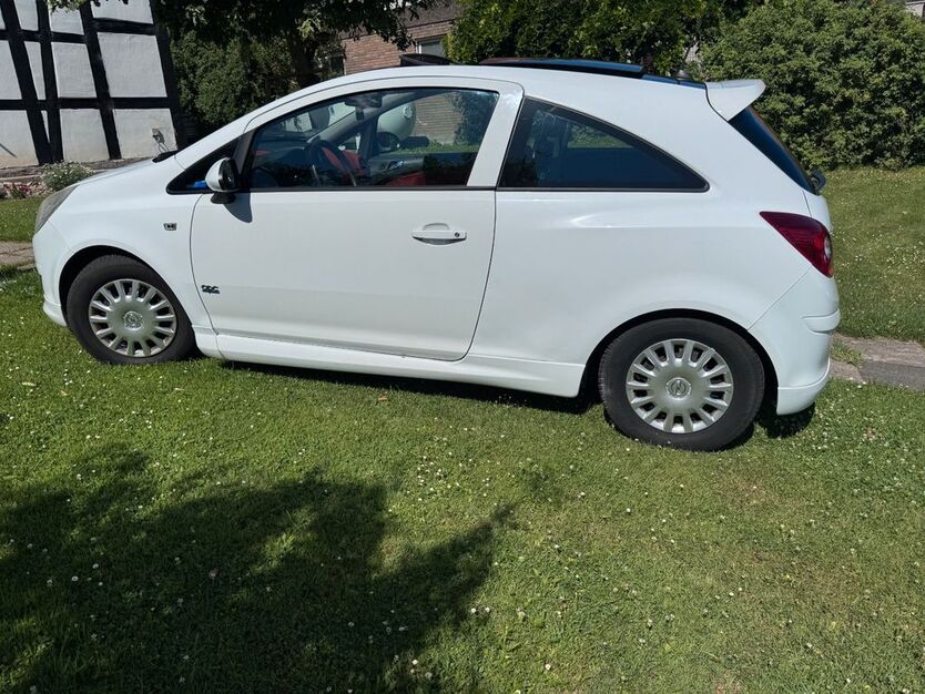 Opel Corsa 183.420 km 3.990 € LAGE 32791