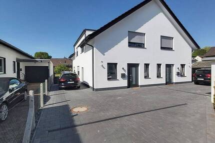 Provisionsfrei: Moderne DHH (2021) mit EBK, Garten & Wärmepumpe - bezugsfrei, 425.000 € VB 5 zimmer