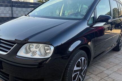 VW Touran 226.321 km 3.450 &euro; Versmold 33775