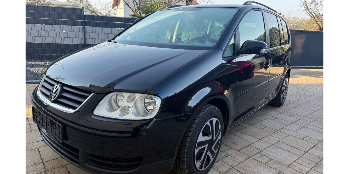 VW Touran 226.321 km 3.450 &euro; Versmold 33775
