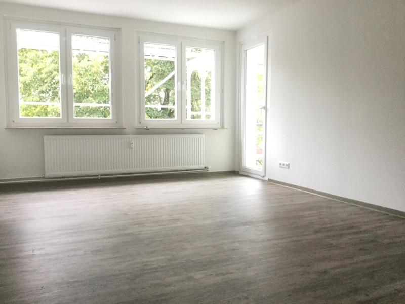 Renovierte 3-Zimmerwohnung mit Balkon zu vermieten. zimmer