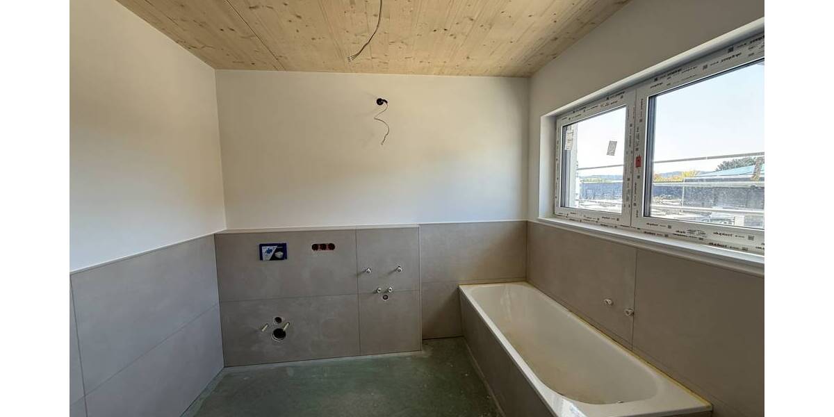 Etagenwohnung Leopoldshöhe - 4 Zimmer, 104 m&sup2;, 1.495&euro; | Angebot:26107996