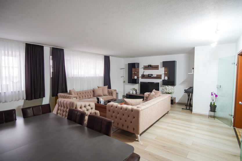 Top-Investment in Citylage – MFH mit Gewerbe in Massivbauweise mit attraktiver Fachwerkverblendung zimmer