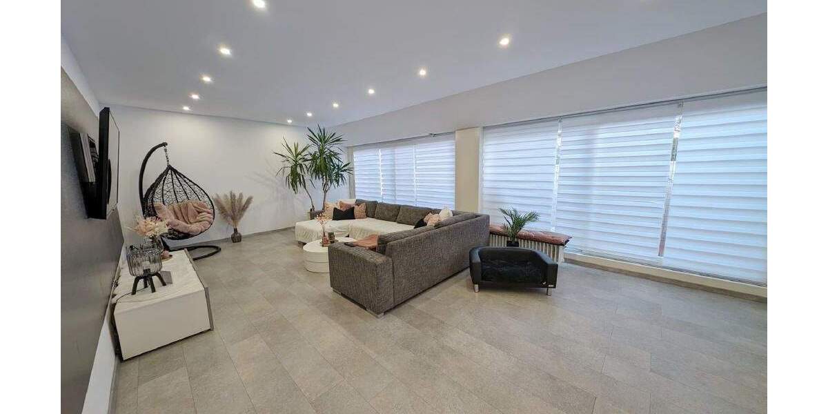 == Renoviert und bereit zum Einzug! Moderne & großzügige ETW in Lipperreihe == 3 zimmer