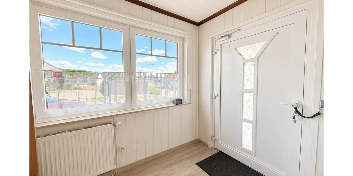 Großzügiges Zweifamilienhaus mit Einliegerwohnung und neuer Heizung - Zweifamilienhaus Hüllhorst | Angebot:27003359