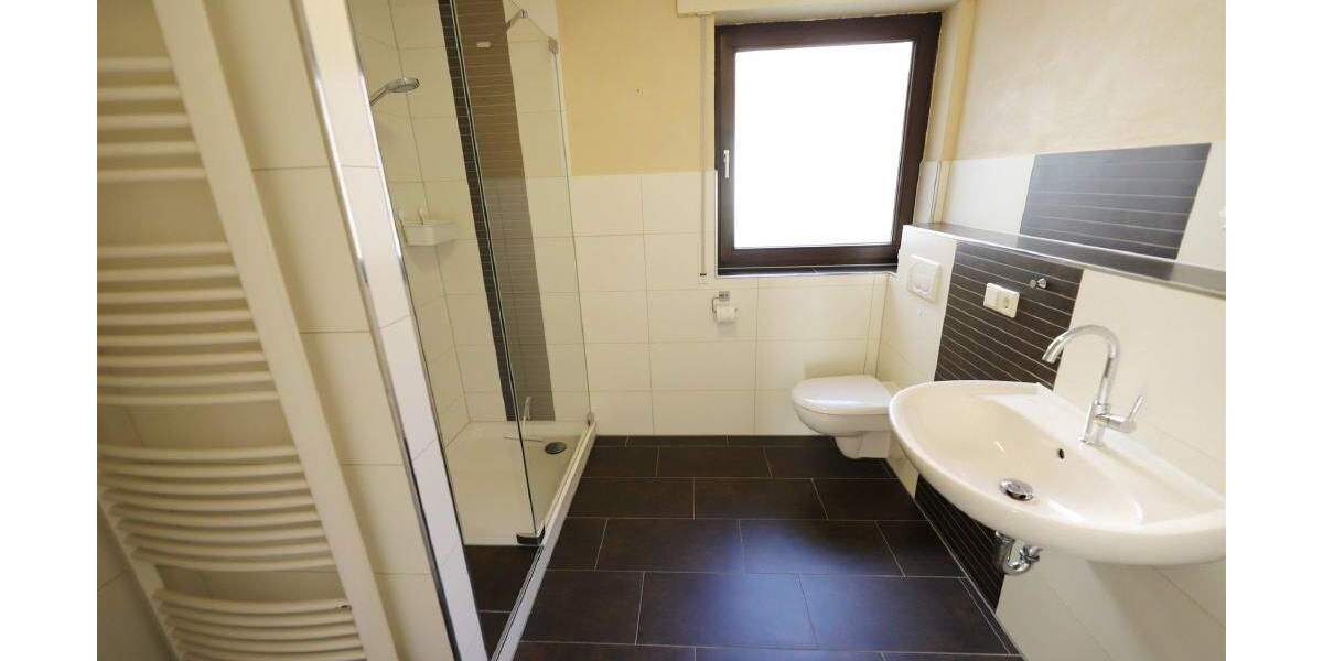 Etagenwohnung Lage - 5 Zimmer, 155 m&sup2;, 228.500&euro; | Angebot:25689539