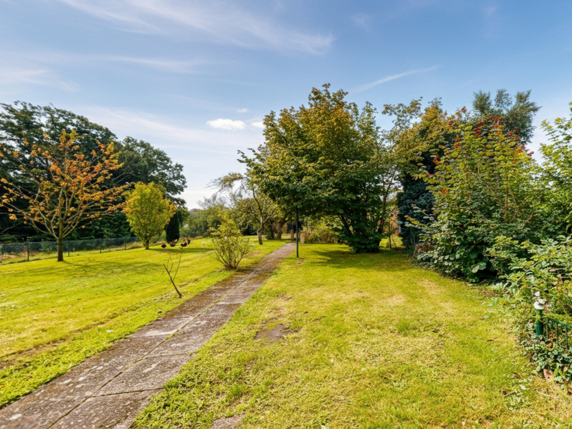 Mit 3D: Endlich Zuhause! Großzügige Familienidylle - riesen Gartenparadies mit zahlreichen Obstbäumen. 9 zimmer