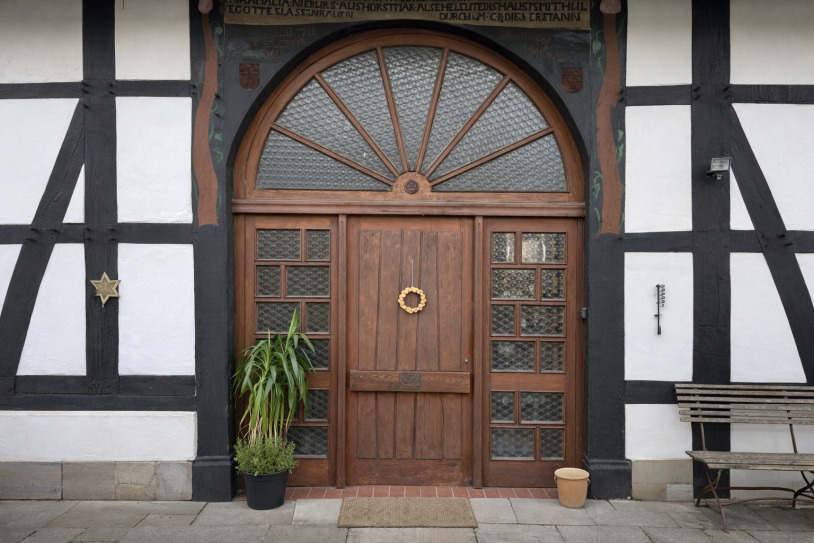 Fachwerkhaus mit zusätzlichem Werkstattgebäude in idyllischer-Naturlage... 8 zimmer