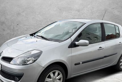 Renault Clio 126.000 km 3.499 &euro; Detmold 32758