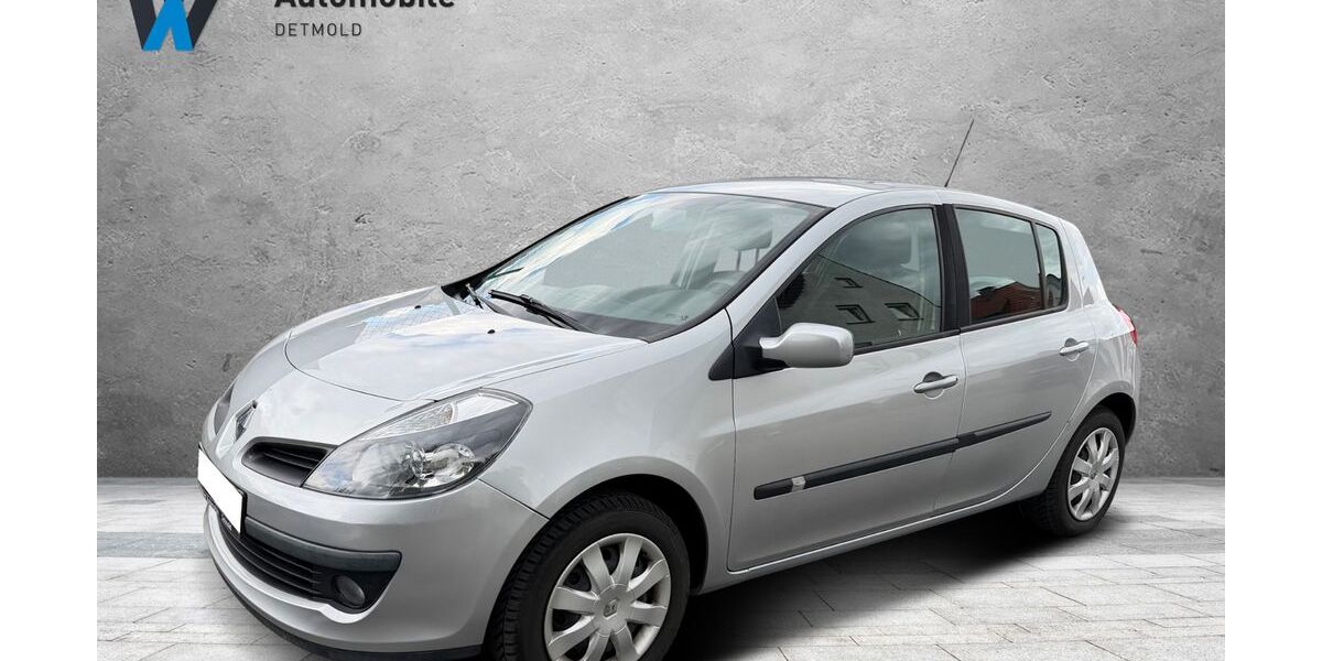 Renault Clio 126.000 km 3.499 &euro; Detmold 32758