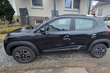 Dacia Spring 20.500 km 9.500 &euro; Löhne 32584