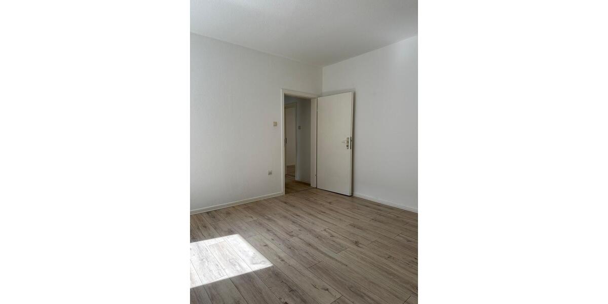 Erdgeschoßwohnung Detmold - 4 Zimmer, 76 m&sup2;, 550&euro; | Angebot:26615956