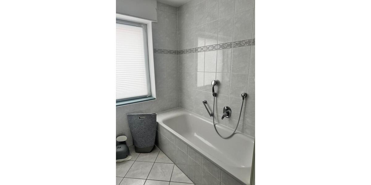 Etagenwohnung Gütersloh Isselhorst - 3 Zimmer, 120 m&sup2;, 1.100&euro; | Angebot:24780694